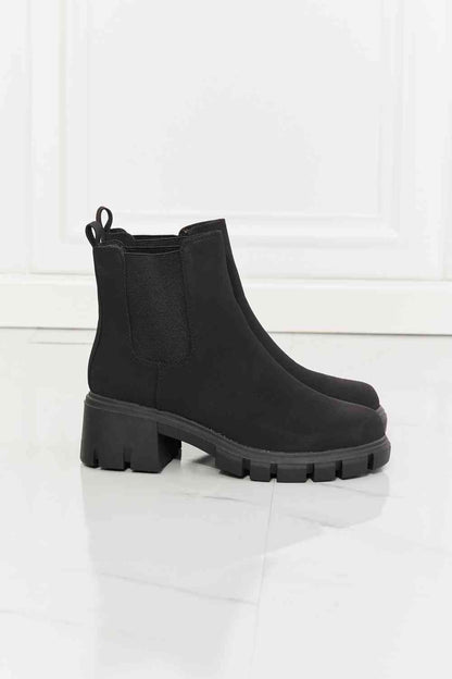 Matte Lug Sole Chelsea Boots in Black